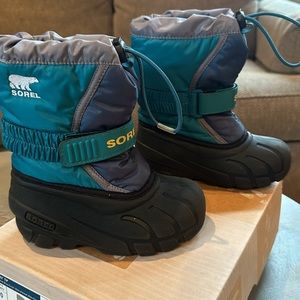 Sorel Kids Boots in Teal and Black